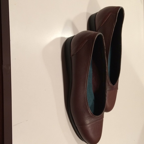 Shoes - Picture 2 of 3